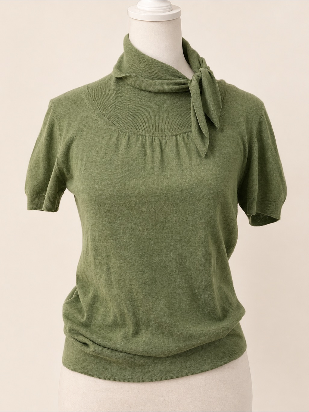 00s Banana Republic Muted Sage Tie-Neck Short Sleeved Sweater Blouse - Small